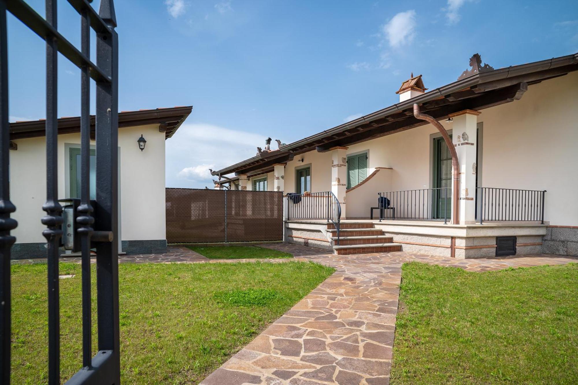 Casa Vacanze Dalla Ci Capezzano Pianore エクステリア 写真